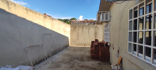 Imagen 13 de 14 de Acogedora Casa Para Remodelar A Su Gusto; Canaima Dos, Guatire, Miranda.