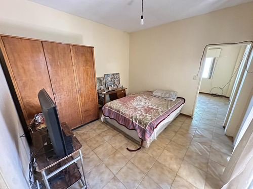 Excelente Casa Lote Propio De 4 Ambientes Con Gran Patio En Mataderos