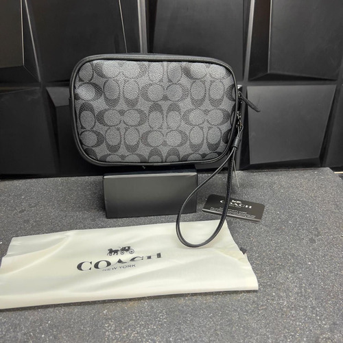 Neceser Cosmetiquera Unisex Sobaquera Con Cierre Y Muñequera Gris Claro Sintético