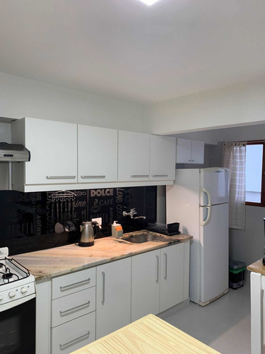 Imagen 8 de 27 de Departamento En El Centro De Bariloche Con Vista Al Lago, En Barrio Residencial Belgrano A Solo 4 Cuadras Del Centro Cívico, Apto Hasta 6 Personas