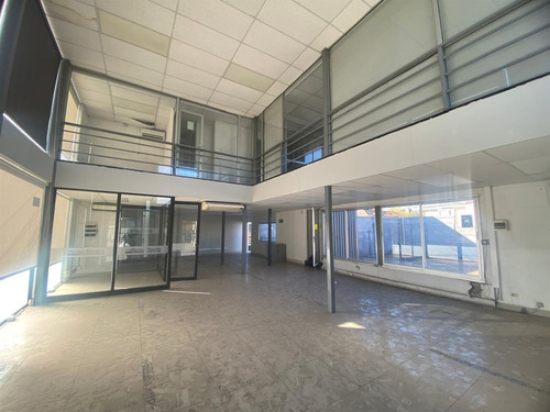 Local Comercial En Arriendo En Providencia 350 M2 Útiles