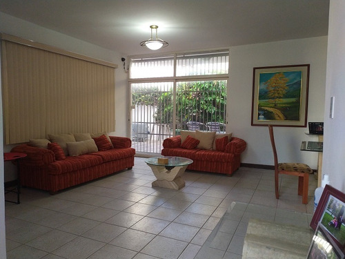 Imagen 6 de 17 de Casa En Alquiler, C.r Laguna Blanca
