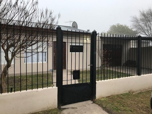 Casa En Lote De 15 Por 25. Barrio El Jardin.