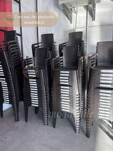 Silla Plastica Y Apilable Manu Para Terraza Con Apoyabrazo