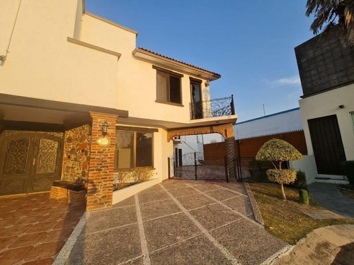 En Venta Residencia En Misión Concá, Roof Garden, Cto Serv, 4 Recamaras, 4.5 Bañ