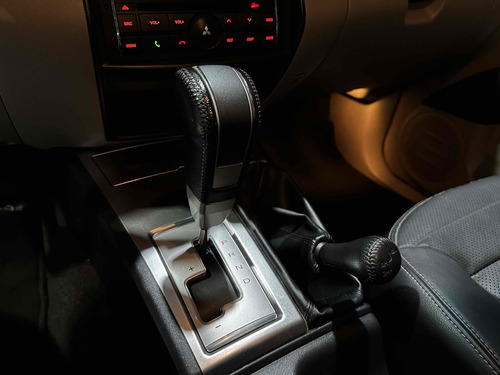 Mitsubishi L200 Triton 3.5 HPE 4X4 CD V6 24V FLEX 4P AUTOMÁTICO