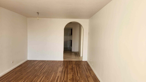 Recien Remodelado, Vista Panorámica, Conectividad, Comercio