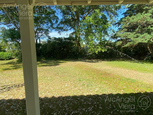 Casa - La Arbolada - En Barrio Priado -punta Del Este