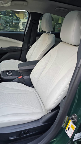 Ford Mustang Mach-E 0.0 Premium Awd