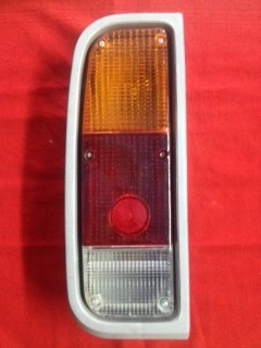 Faro Posterior Generico Para  Toyota Hilux 74-78