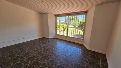 Ml Propiedades Vende, Hermosa Propiedad, 2 Casas En Mismo Padrón, Excelente Estado, 1 Cuadra De Giannattasio Al Norte.