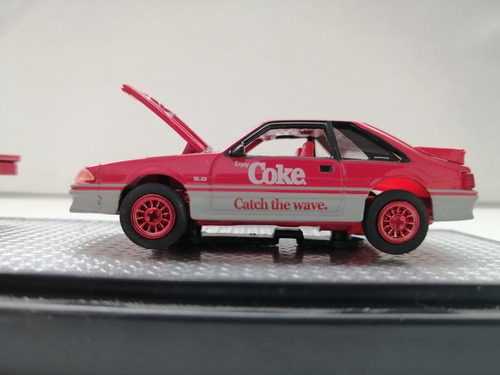 M2 Chase 1990 Ford C800, 1990 Ford Mustang Gt 1:64 Rojo (Usado)