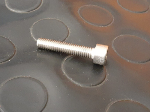 Tornillo Allen Inoxidable 6x30mm - (0,70v)c/u.