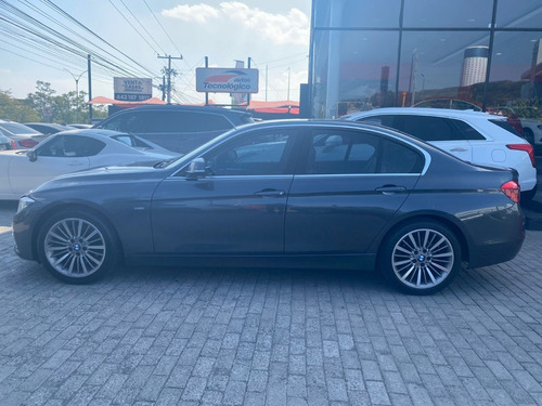 BMW Serie 3 2.0 330ia Luxury Line At