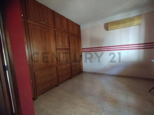 Se Vende Casa Con Anexo En La Urbanización Los Rosales