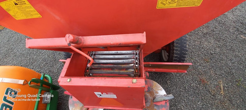 Imagem 2 de 7 de Distribuidor Jan Lancer 6500 Rodado Tandem Pneus 7.50/16