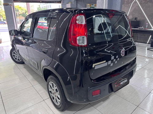 Fiat Uno Uno Vivace 1.0 8V (Flex) 4p