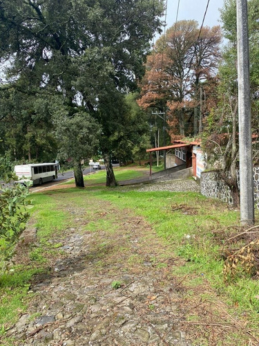 Imagen 9 de 15 de Terreno Bardado A Orilla De Carretera En Huitzilac, Morelos.