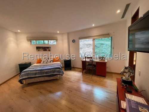 Casa En Venta En Alto Hatillo Remodelada Piscina Caracas Casas Angela Tochon