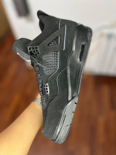 Jordan Retro 4 (Usado)