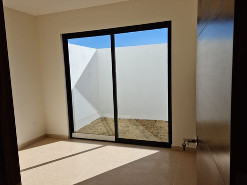 Imagen 10 de 22 de Estrena Casa Entre El Refugio Y Zibata, 4ta Recamara En Pb,