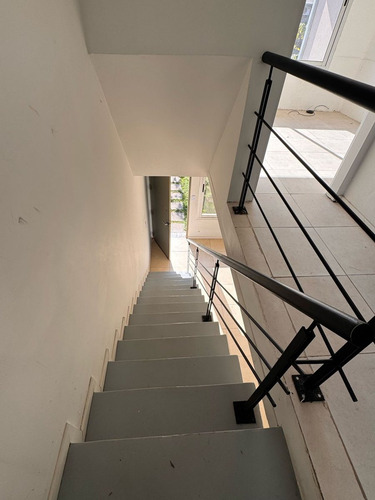 Venta Duplex 3 Ambientes Con Jardin Y Cochera