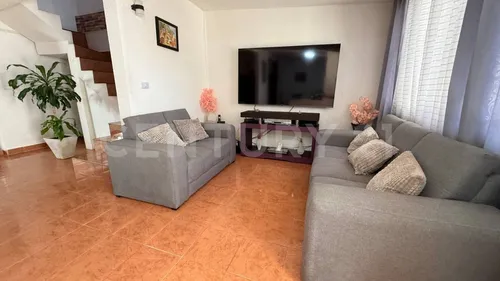 Venta De Casa Remodelada En Jardines De Morelos Secc. Flores