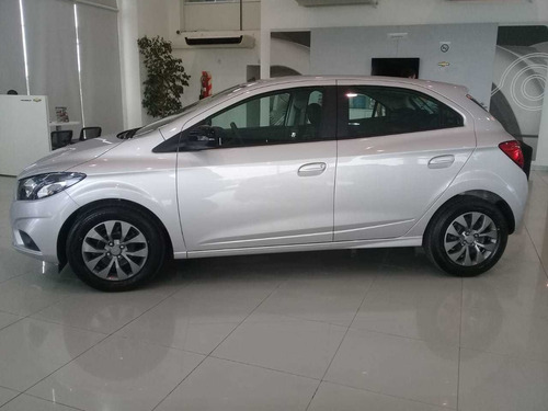 Imagen 4 de 16 de Chevrolet Onix 1.4 Black Edition 1.4 Manual 2022
