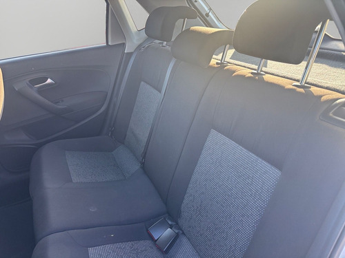Volkswagen Polo 1.6 L4 Sound Tiptronic At