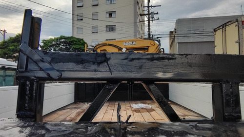 Volkswagen 13-190 Modelo 2014 Com Munck