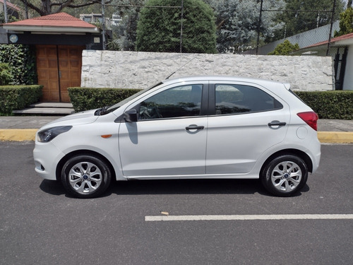 Imagen 6 de 15 de Ford Figo 2018 1.5 Energy Hatchback Mt