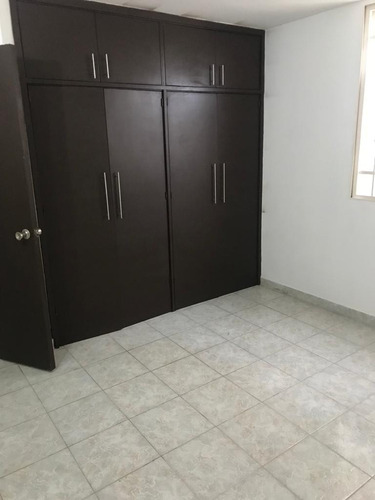 Imagen 8 de 11 de Apto De 85 M2 , 3 Habitaciones , 2 Baños , Cocina Empotrada , Sala-comedor , Aireacondicionado , 1 P/e