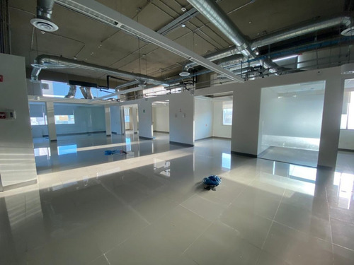 Imagen 3 de 16 de Oficinas En Planta Baja Edificio Takin En Renta