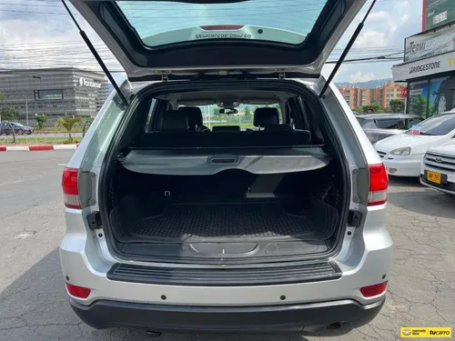 Jeep Grand Cherokee Laredo 3.6cc AT AA 4X4