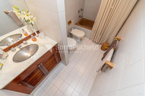 Venta Casa 4 Ambientes Con Jardín Y Piscina En Haedo Sur