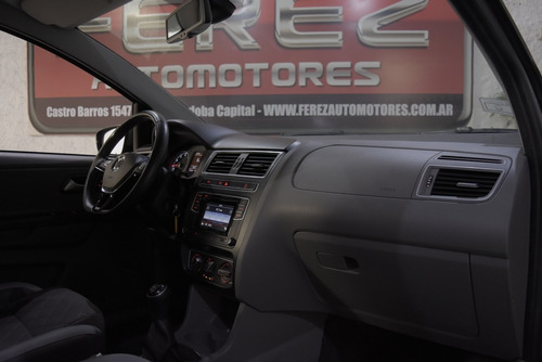Volkswagen Suran Highline 1.6l Nafta 2015 Color Gris