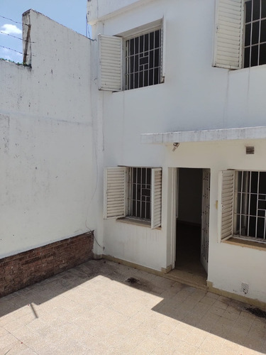 Duplex Excelente Ubicacion Y Muy Buenas Caracteristicas Constructivas