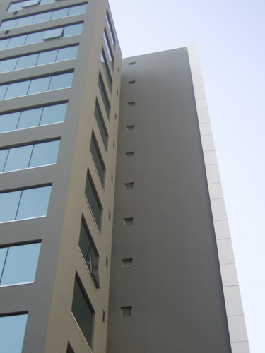 En Moderno Edificio A Pasos De Metro Manquehue