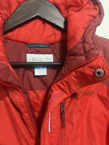 Chamarra Columbia Roja Acolchada Talla L (14-16) Niño (Usado)