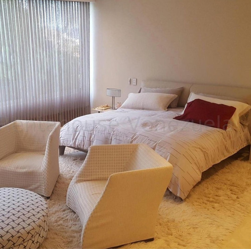Imagen 10 de 20 de Se Vende Estupendo Apto De Lujo Con 600 M² Amoblado..inf. Ma.fda. Varela 0424-1045413