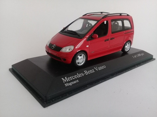 Diecast Mercedes Benz 2002 - Vaneo - Minichamps - 1:43