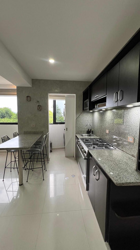Apartamento En Venta En El Parral Res Omega (ac)