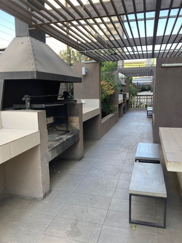 Departamento En Venta De 2 Dorm. En Santiago