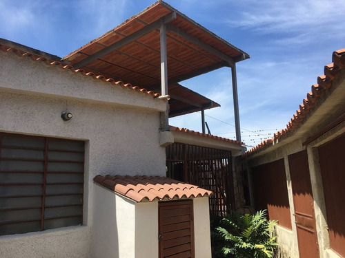 Imagen 11 de 12 de En Venta Amplia Casa Ubicada En La Victoria