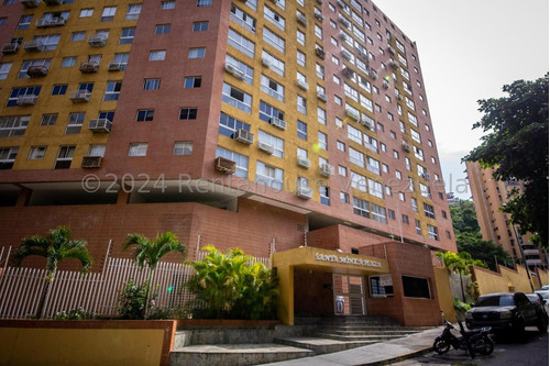 Apartamento En Alquiler En Santa Mónica Piso 4 /   Hairol Gutiérrez