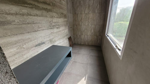 Casa En Arguello 2 Dormitorios, 3 Baños, Patio Con Asador Se Acepta Auto Parte De Pago