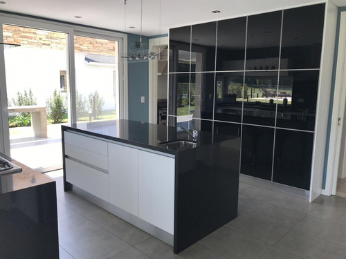 Increible Casa En Venta Barrio Privado Rumenco