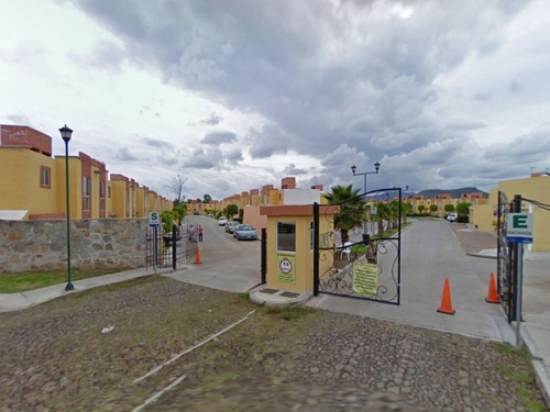 Remate Casa En Paseo De San Juan Isidro Querétaro Posesión Ante Notario Público Ojac-aaa-193