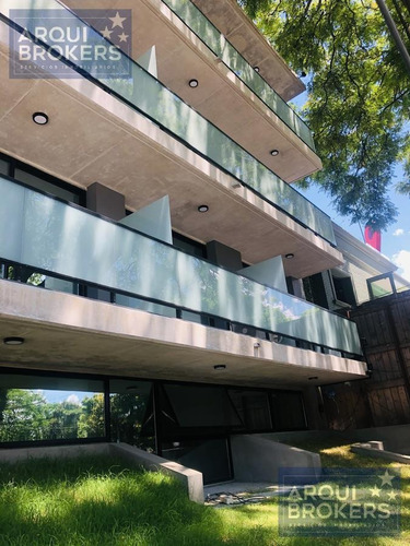 Imagen 2 de 14 de Venta Local En Pocitos Nuevo Con 5 Garajes