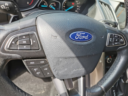 Imagen 9 de 14 de Ford Escape Titanium Ecoboost 8451
